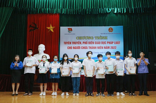 Học sinh chuyên Nguyễn Trãi tham gia chương trình “Tuyên truyền, phổ biến pháp luật đối với người chưa thành niên năm 2022”